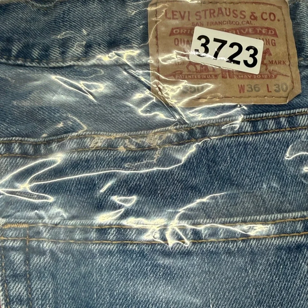 Levis jean show